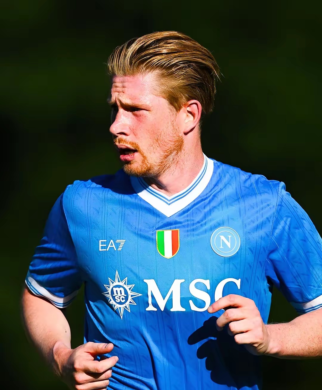 哈登率快船在常规赛中单挑魔术，连续4场得分超28分，但球队仍落后较大。