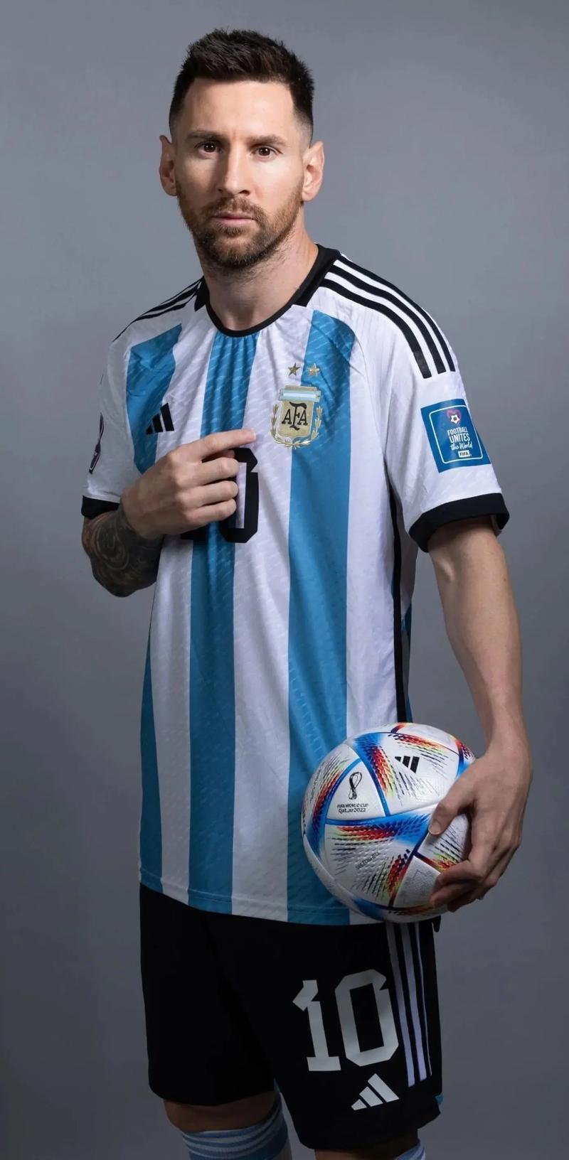 特朗普：我踢球的水平与C罗梅西差不太多，速度可能更快一点