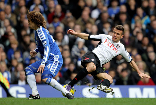 北京男篮在俱乐部杯首战惨败，内线劣势明显，外援表现疲软，青岛男篮以较大优势取胜。