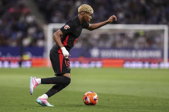 赖因德斯：米兰今年有机会争冠；未来是否会回归？回头见吧